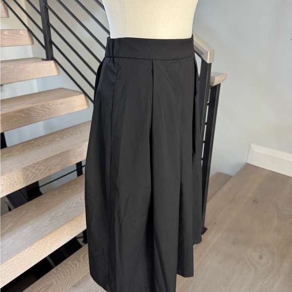 New Elegant Black Pleated Skirt size XS with pockets - Picture 15 of 16